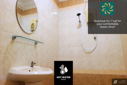 Koupelna v ubytování Thara Hotel & Resort