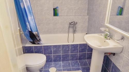 Bilik mandi di Alexia's Kalamata - One Bedroom apartment