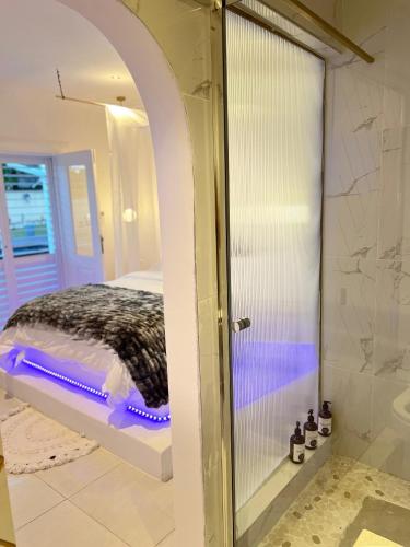 Ένα μπάνιο στο 18 on onix