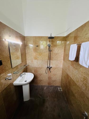Salle de bains dans l'établissement JO Residence - Tangalle