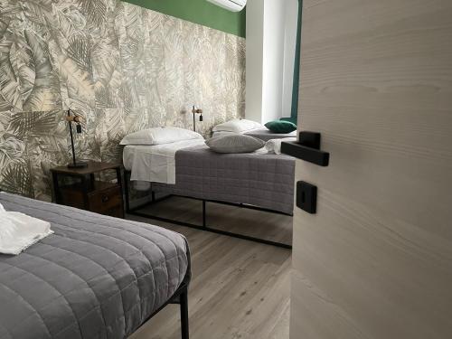 Vatican Fashion Home