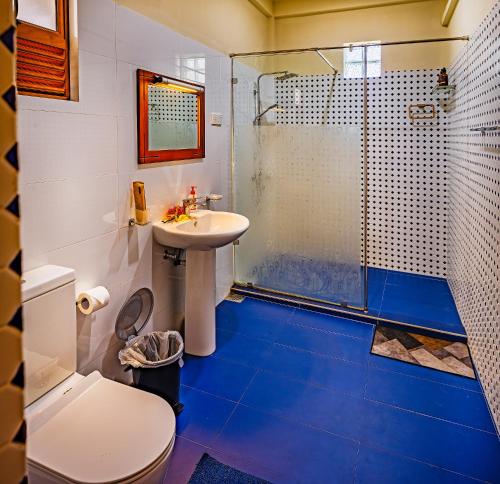 Koupelna v ubytování Hiru Hotel