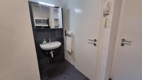 Koupelna v ubytování Apartment- Zimmer Pernter
