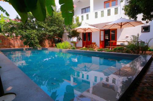 Bazén v ubytování Xomhe villa làng cổ đường lâm nebo v jeho okolí