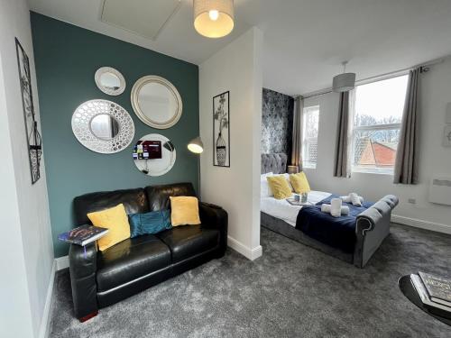 Posezení v ubytování Modern 1 bed studios for comfy stay in Preston
