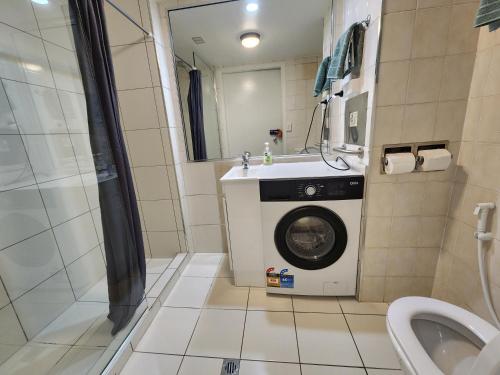 Et badeværelse på Water View Resort in North Ward