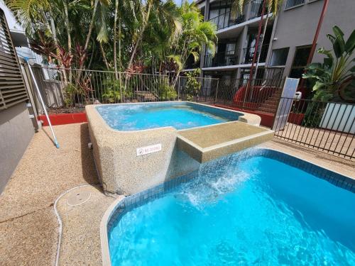 Swimmingpoolen hos eller tæt på Water View Resort in North Ward