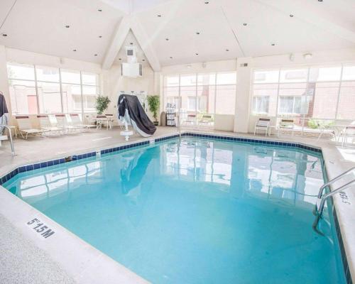 Quality Inn & Suites Denver International Airport Image