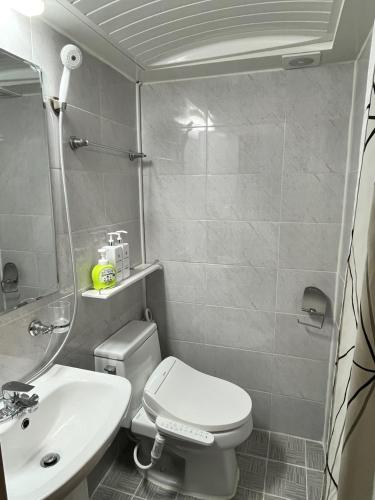 Ένα μπάνιο στο Hanok Guesthouse Suni