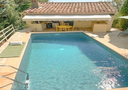 Kolam renang di atau dekat dengan Moulin de caractère, piscine