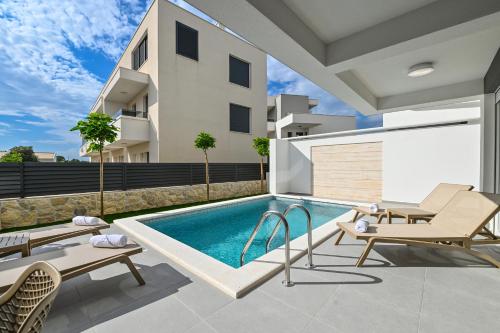 Mila luxury apartment with private pool