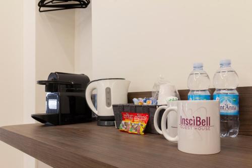 InscìBell Guest Houseにあるコーヒーまたはお茶