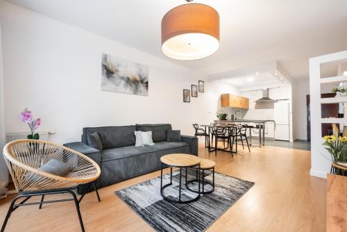 Wilanów Sarmacka Stylish Apartment by BookingHost