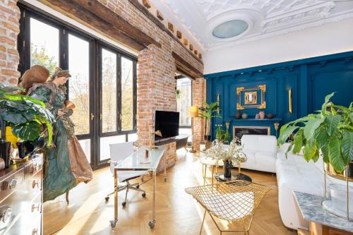 ChezmoiHomes Granada Gallery Loft