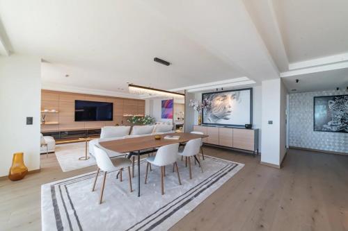 1973 - Luxurious waterfront apartment Croisette