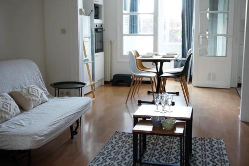 Posezení v ubytování Bel appartement très lumineux