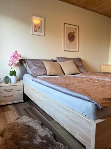 Posteľ alebo postele v izbe v ubytovaní Gemütliche Wohnung/ cozy apartment Niklasdorf