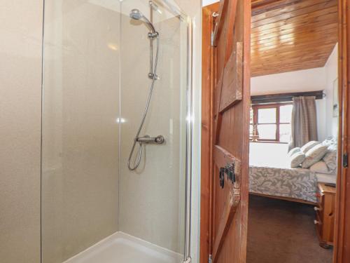 Koupelna v ubytování Court Cottage