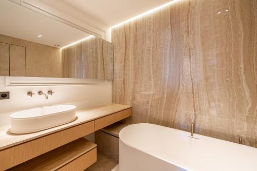 1974 - Luxurious 3 bedrooms - Sea view & Parking