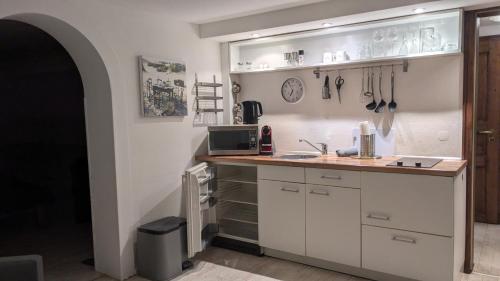 Η κουζίνα ή μικρή κουζίνα στο Lüte Koje - Gemütliche Kellerwohnung