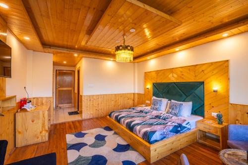 Ein Bett oder Betten in einem Zimmer der Unterkunft The 14 Gables, A Boutique Stay - Pet Friendly Hotel - Mountain View
