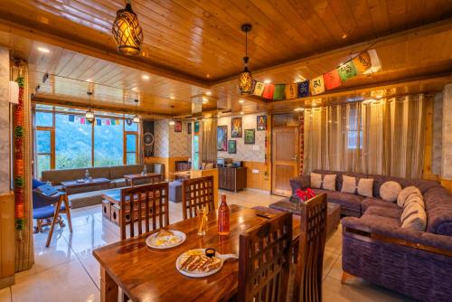 Ein Sitzbereich in der Unterkunft The 14 Gables, A Boutique Stay - Pet Friendly Hotel - Mountain View