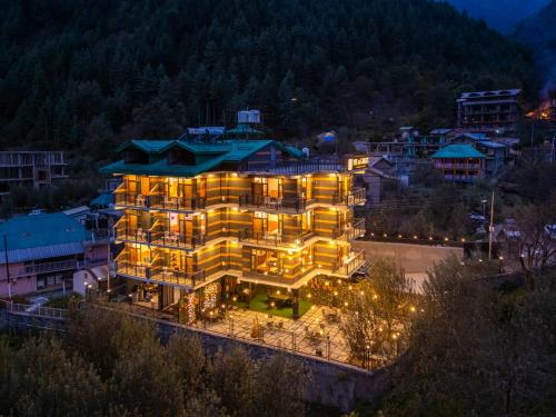 Ein allgemeiner Bergblick oder ein Berglick von des Hotels aus