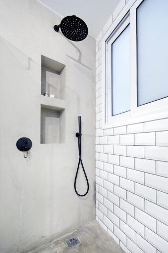 Modern Corner Apartment in Central Athens, Pagrati