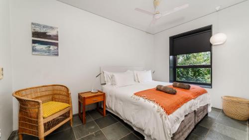 Postel nebo postele na pokoji v ubytování 11 Dash, Dunkirk Estate