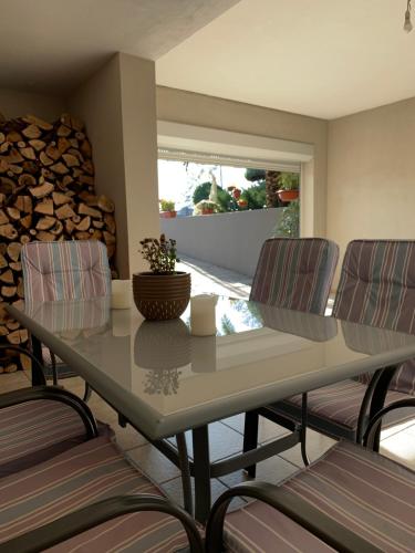 Zona de estar de Sweet Red Home
