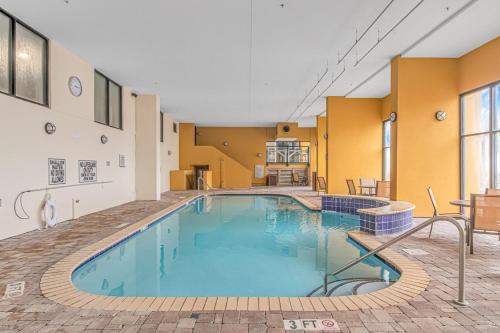 Fotografie z fotogalerie ubytování Stunning and Spacious 3 BR Condo-Immaculate Oceanfront Views! Anderson 211 v destinaci Myrtle Beach