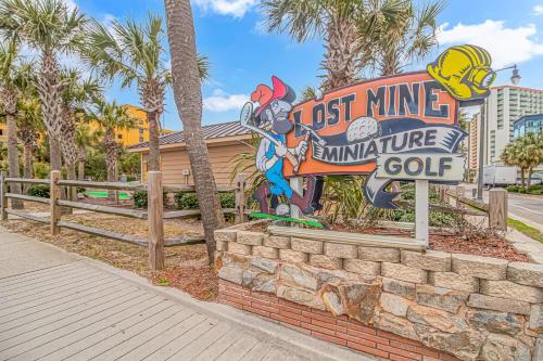 Fotografie z fotogalerie ubytování Stunning and Spacious 3 BR Condo-Immaculate Oceanfront Views! Anderson 211 v destinaci Myrtle Beach