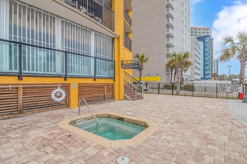 Fotografie z fotogalerie ubytování Stunning and Spacious 3 BR Condo-Immaculate Oceanfront Views! Anderson 211 v destinaci Myrtle Beach