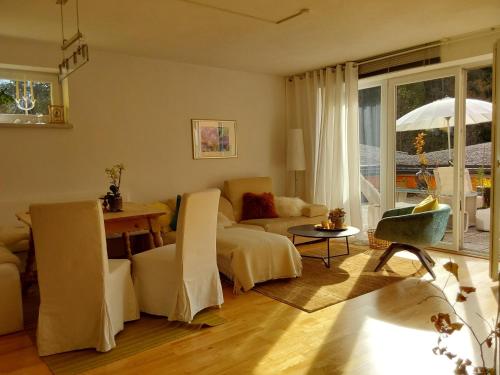 Posedenie v ubytovaní Sunsuite 1