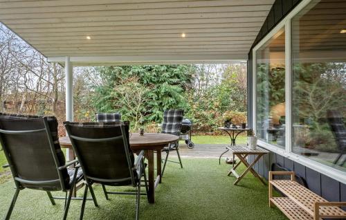 Taman di luar Holiday Home Idestrup With Fireplace 02