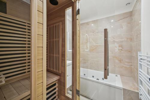 Koupelna v ubytování Lavie Maison Hot Tub and AC