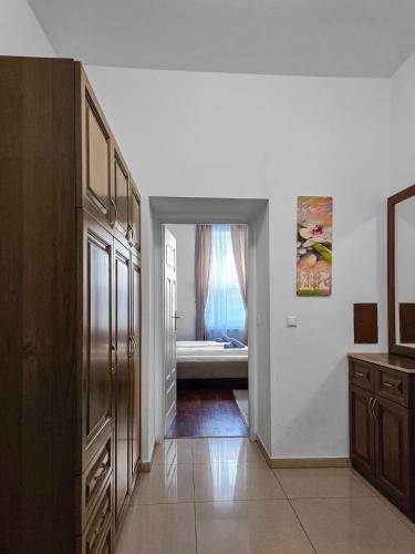 Cozy Vienna Retreat Near Millennium