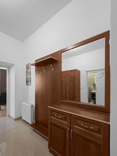 Charming One-Bedroom Apartment Near Millennium