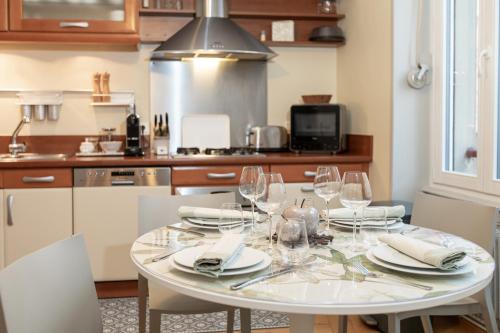 Кухня или мини-кухня в Place des Dominicains
