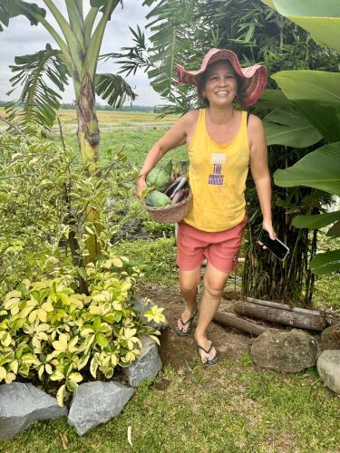 Taman di luar Dikub Farmhouse