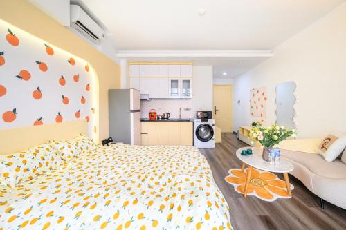Η κουζίνα ή μικρή κουζίνα στο Luxe Paradise Apartment To Ngoc Van Ha Noi