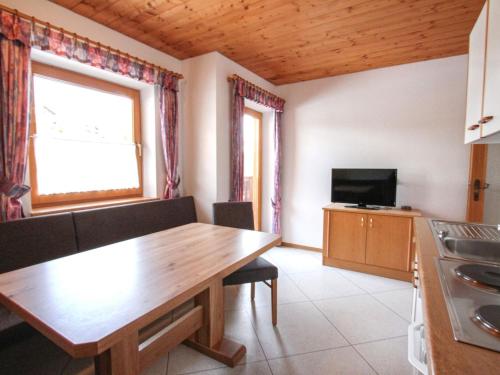 TV a/nebo společenská místnost v ubytování Apartment Voithofer-1 by Interhome