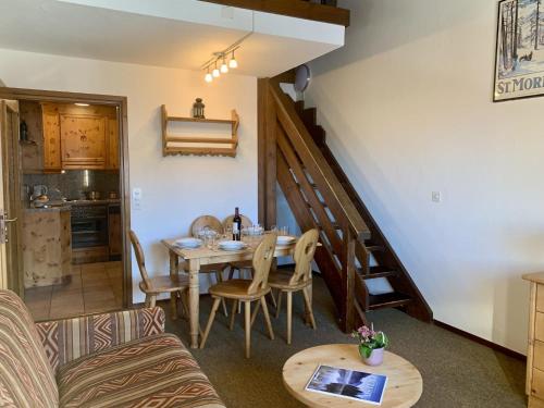 Posezení v ubytování Apartment Residenza Chesa Margun 15-6 by Interhome