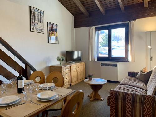 Posezení v ubytování Apartment Residenza Chesa Margun 15-6 by Interhome