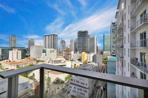 Charming 2 BR Downtown Miami 2106 Free Parking photo 8