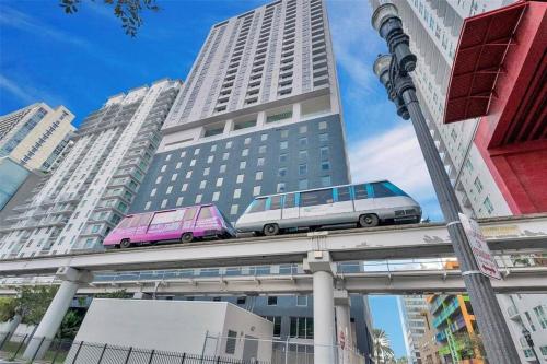 Charming 2 BR Downtown Miami 2106 Free Parking photo 30