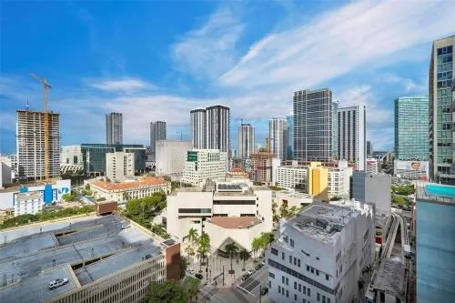 Charming 2 BR Downtown Miami 2106 Free Parking photo 1