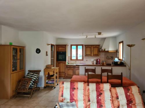 Η κουζίνα ή μικρή κουζίνα στο Villa la Baume