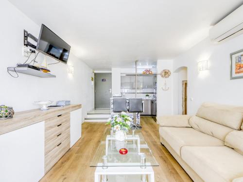 Kuchyň nebo kuchyňský kout v ubytování Apartment Port Salins by Interhome