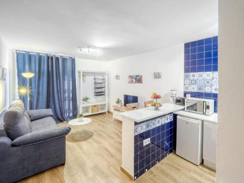 Kuchyňa alebo kuchynka v ubytovaní Studio Symar by Interhome